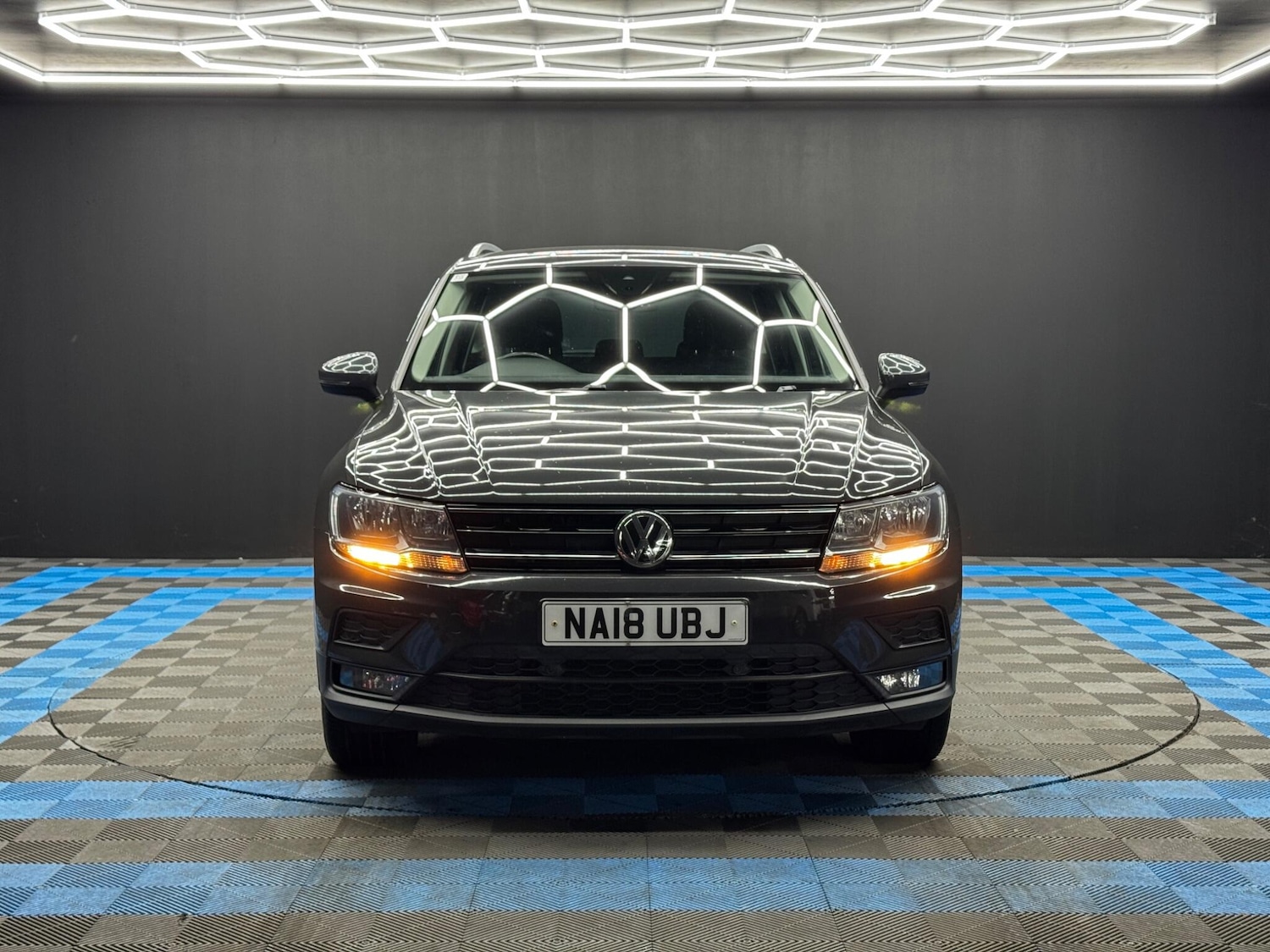 Used Volkswagen Tiguan for sale - 77737321: Photo 2