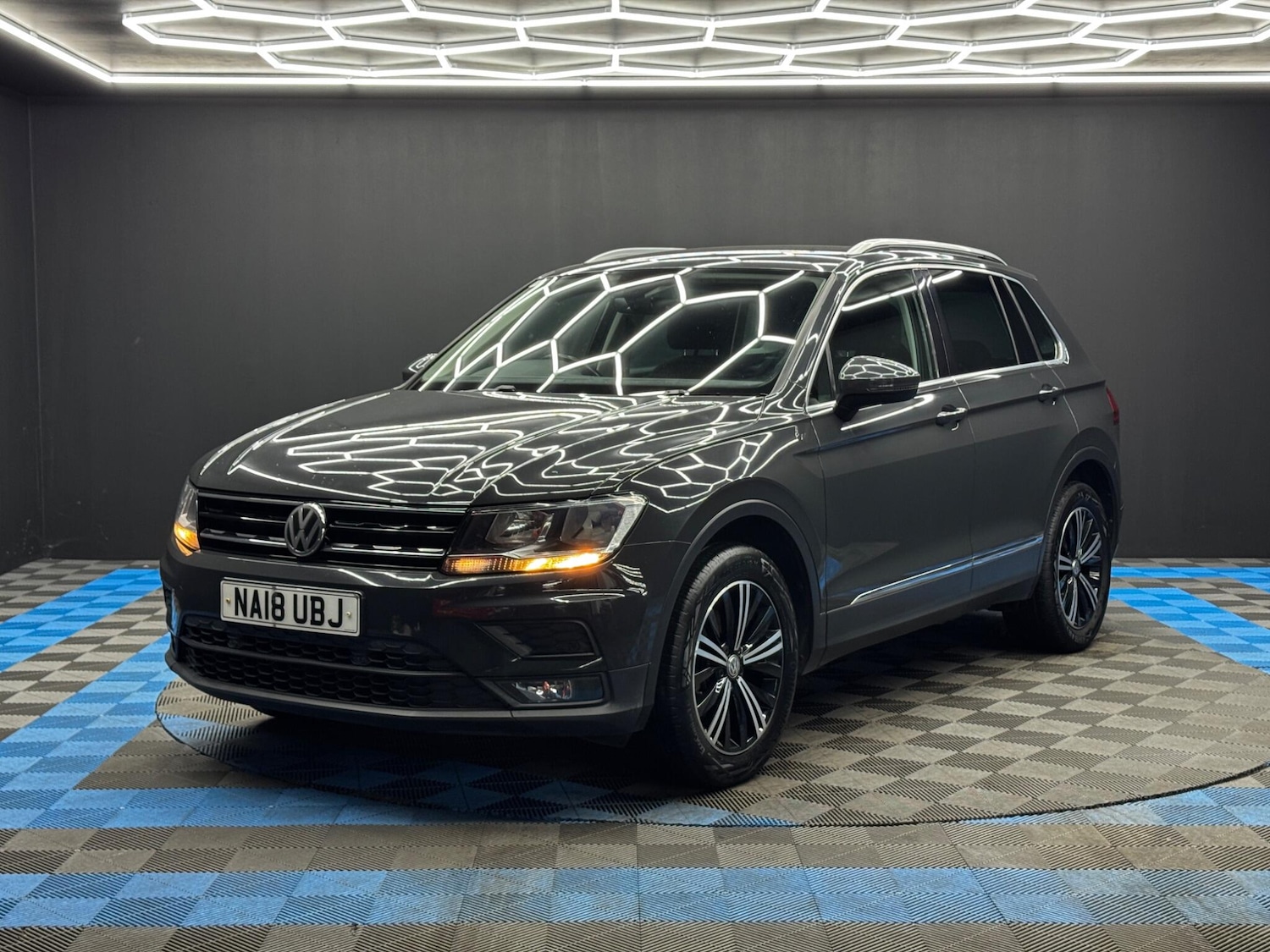 Used Volkswagen Tiguan for sale - 77737321: Photo 3