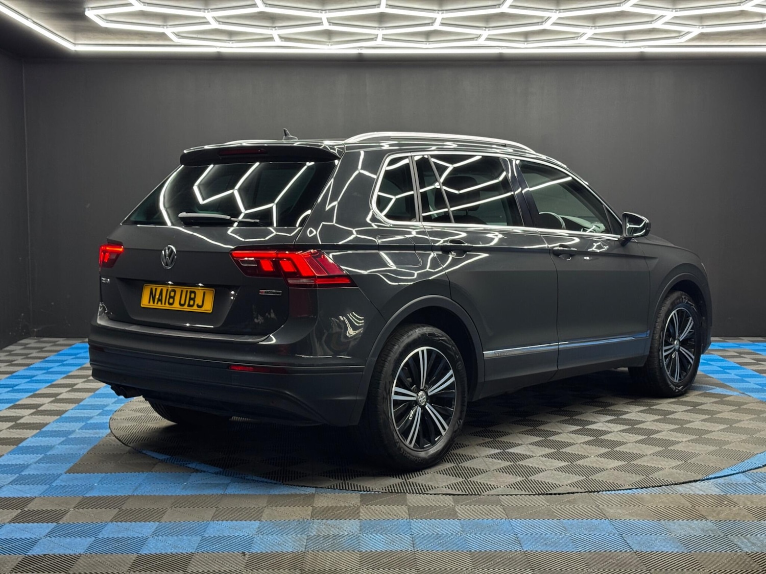 Used Volkswagen Tiguan for sale - 77737321: Photo 5