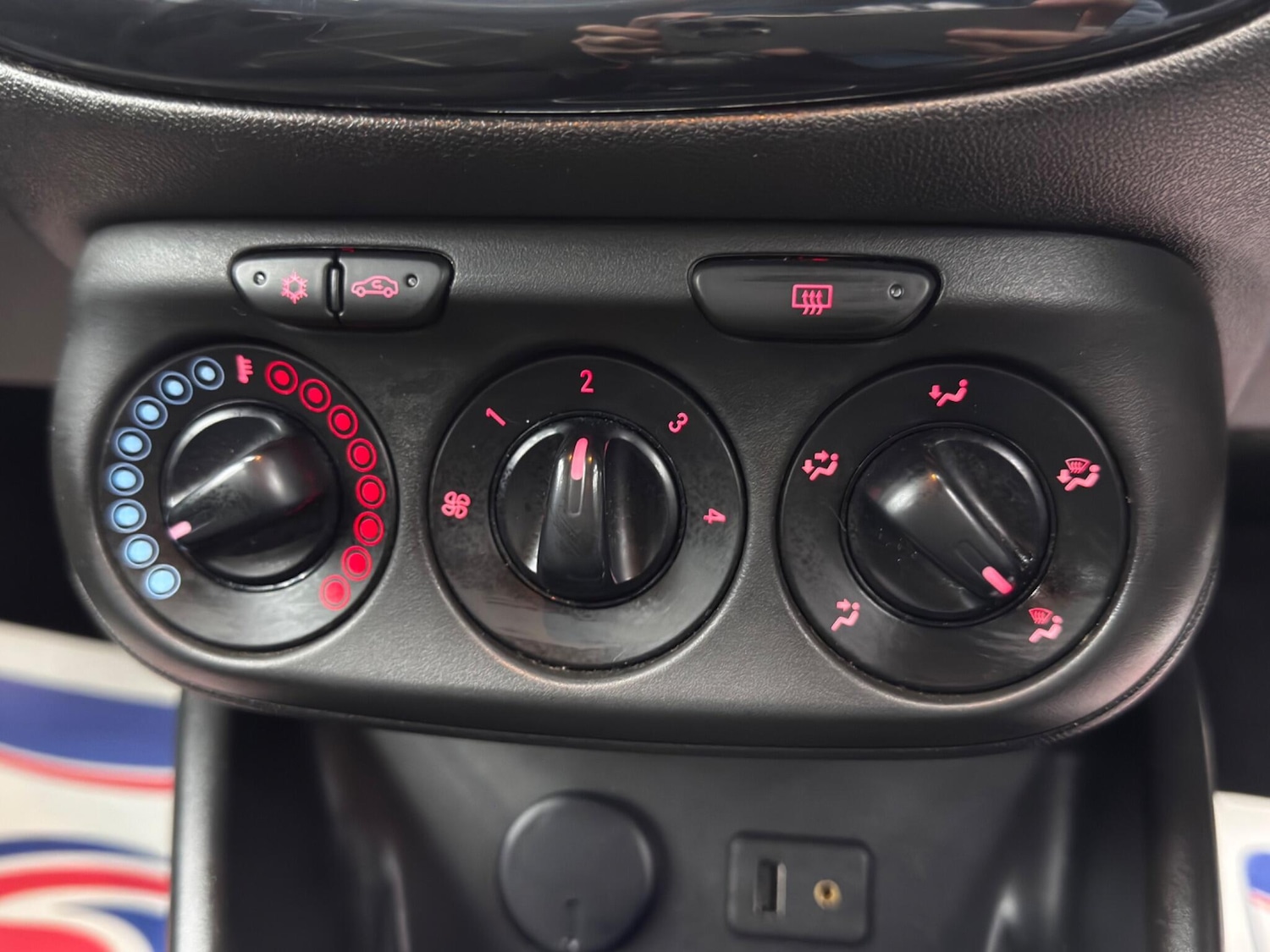 Used Vauxhall Corsa 2015 for sale - 76433295: Photo 26