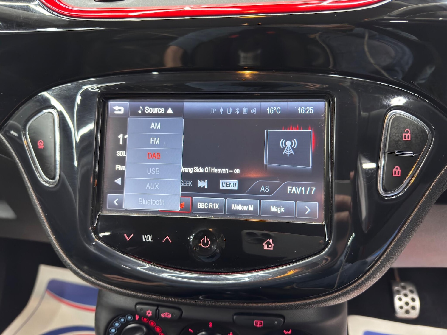 Used Vauxhall Corsa 2015 for sale - 76433295: Photo 29