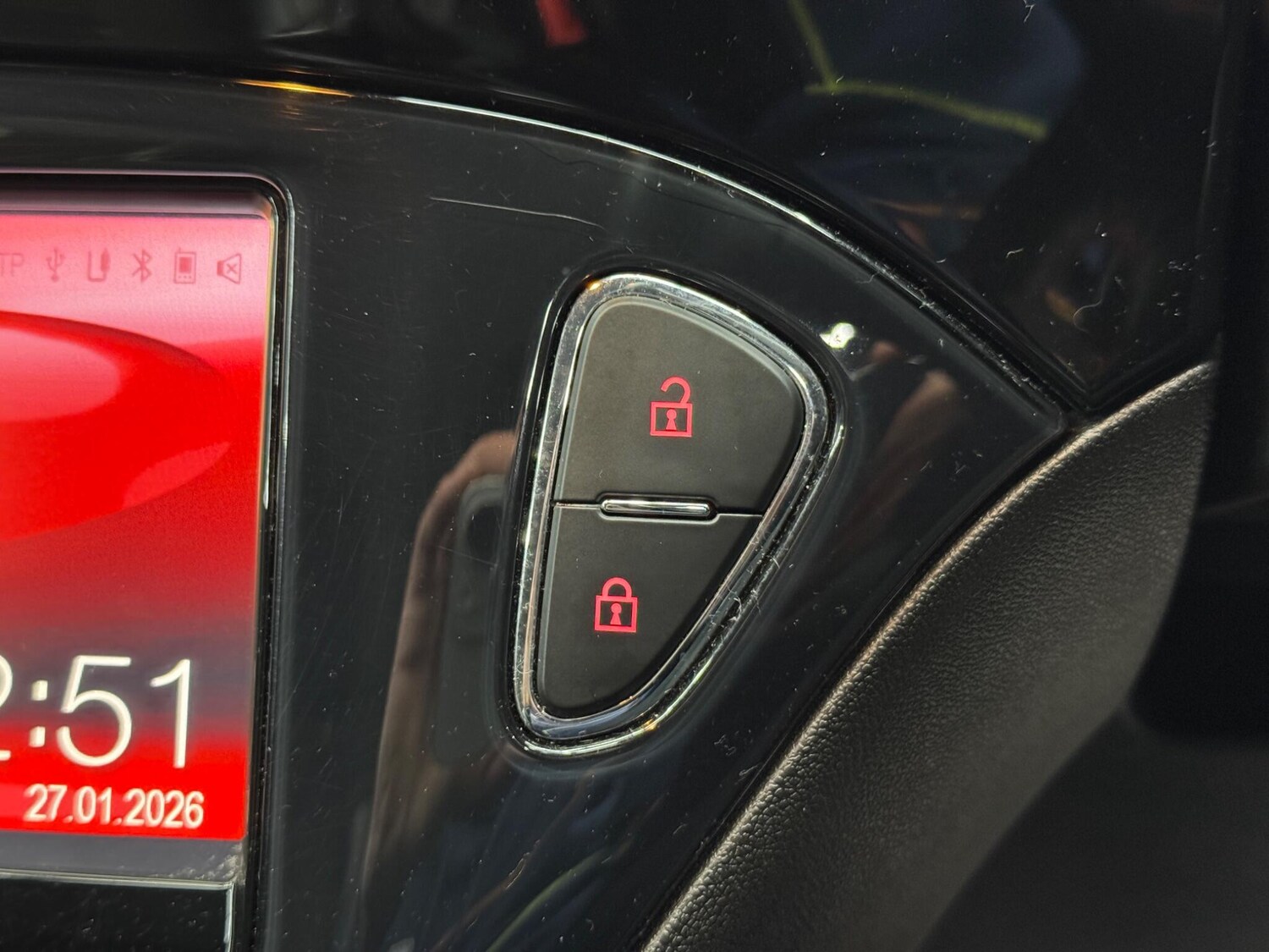 Used Vauxhall Corsa 2015 for sale - 77469302: Photo 26