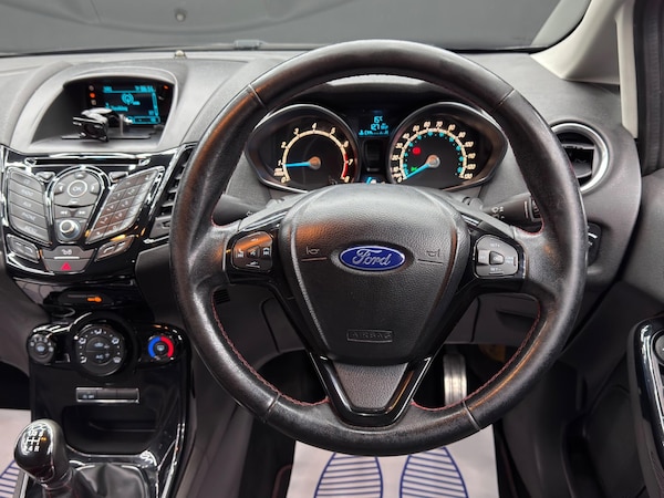 Used Ford Fiesta 2015 for sale - 76215532: Photo 17