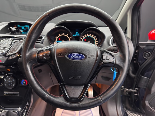 Used Ford Fiesta 2015 for sale - 76215532: Photo 18
