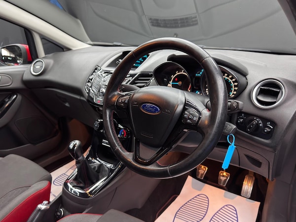 Used Ford Fiesta 2015 for sale - 76215532: Photo 9