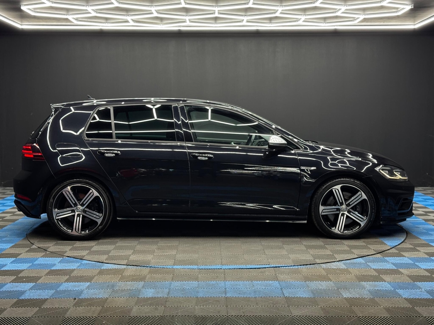 Used Volkswagen Golf 2019 for sale - 77737191: Photo 4