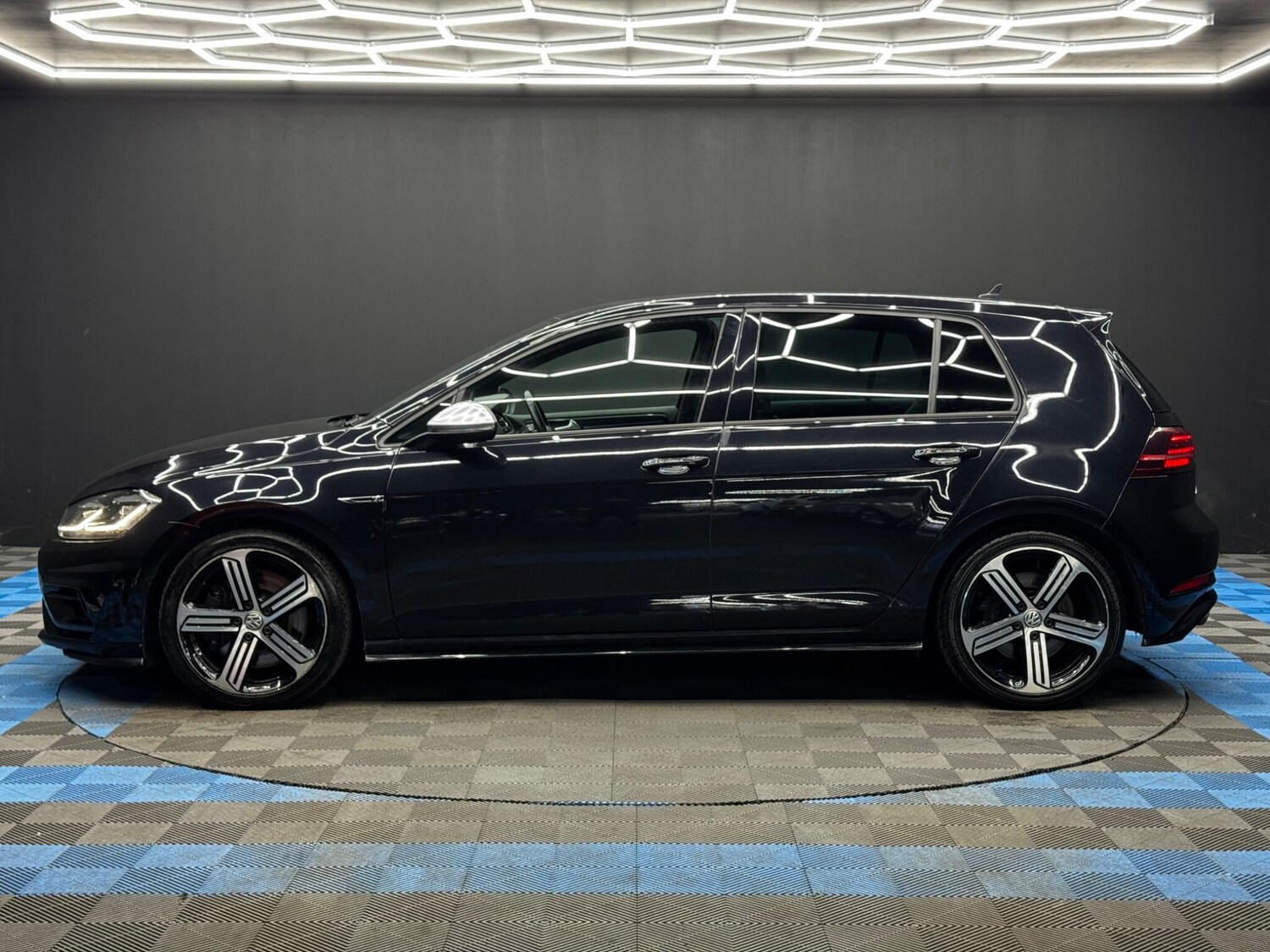 Used Volkswagen Golf 2019 for sale - 77737191: Photo 8