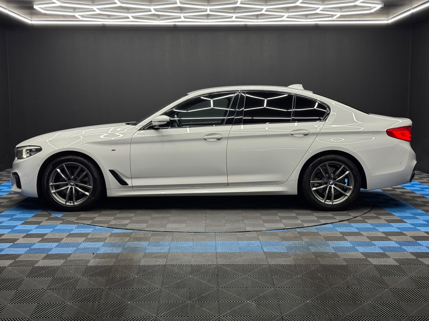 Used BMW 5 Series 2019 for sale - 77455029: Photo 8