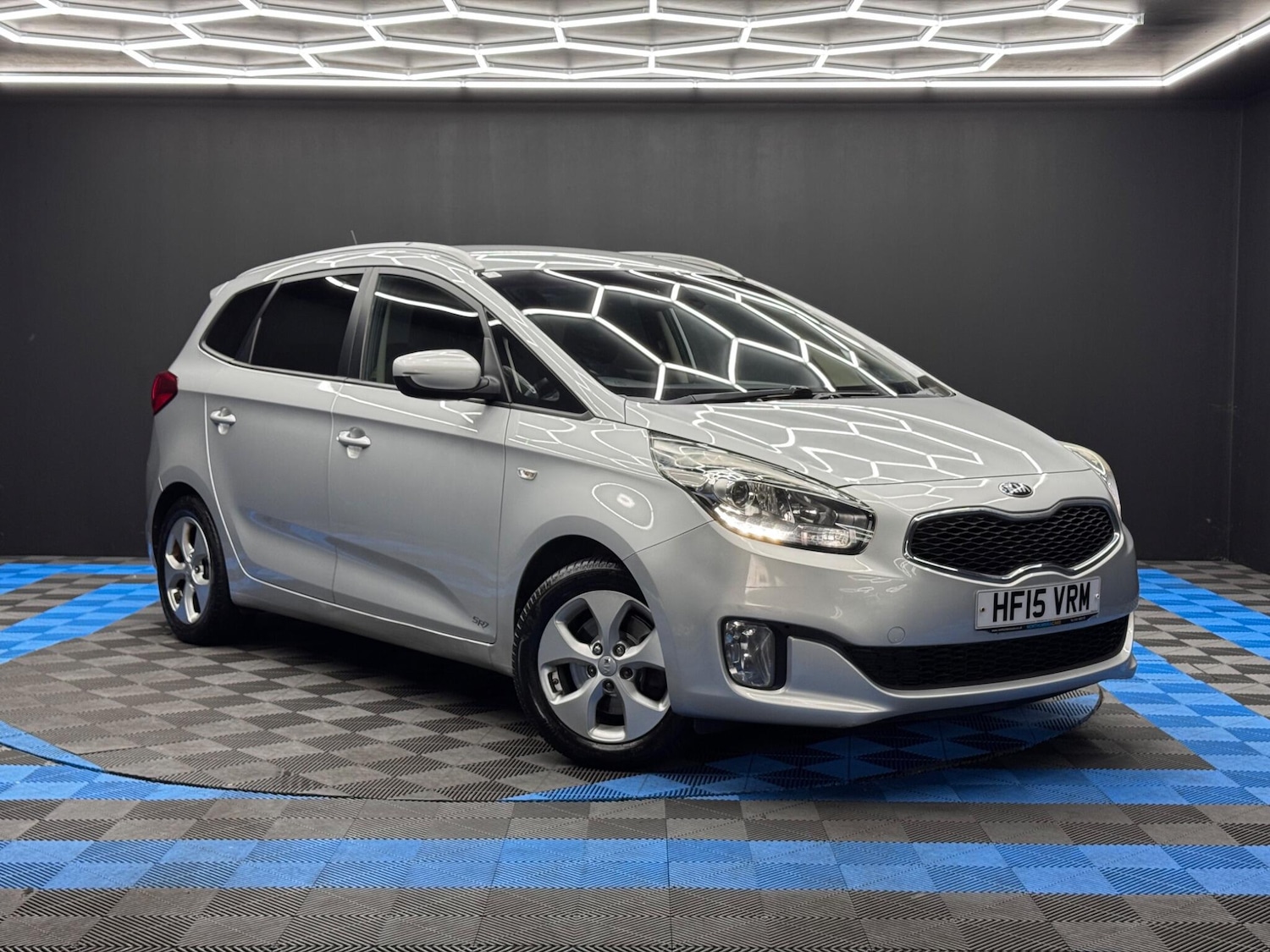 Used Kia Carens 2015 for sale - 76214193: Photo 1