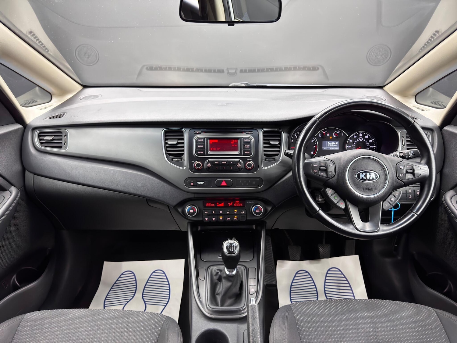 Used Kia Carens 2015 for sale - 76214193: Photo 10