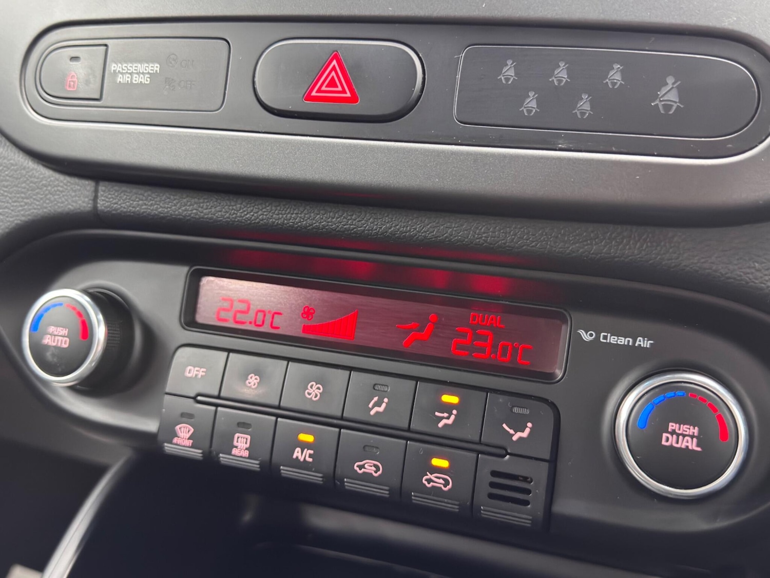 Used Kia Carens 2015 for sale - 76214193: Photo 26