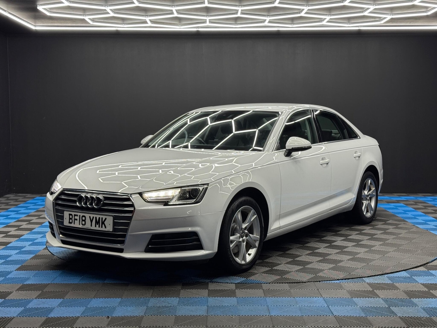 Used Audi A4 2018 for sale - 77386438: Photo 3