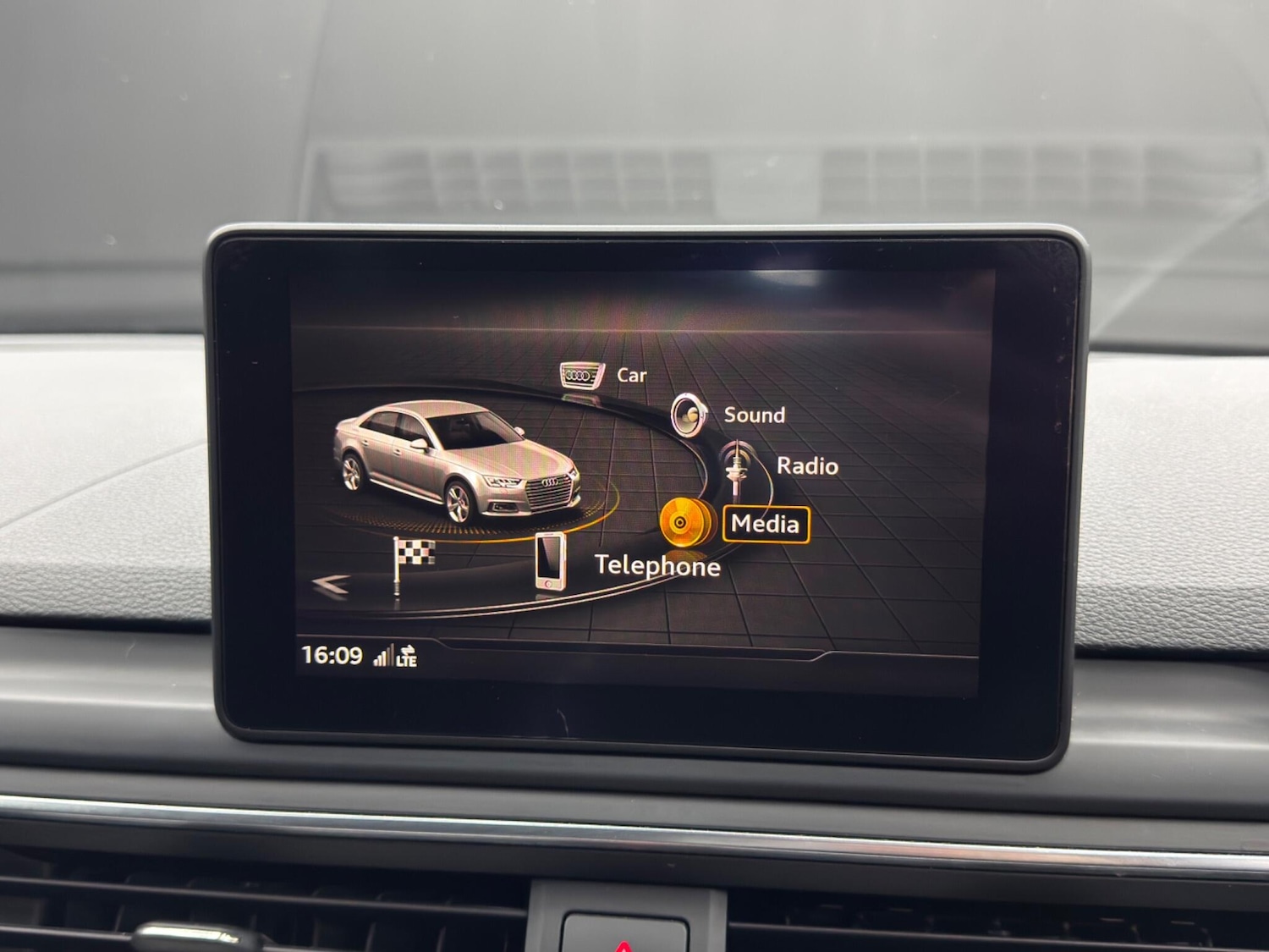 Used Audi A4 2018 for sale - 77386438: Photo 30