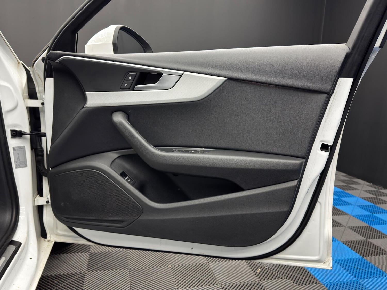 Used Audi A4 2018 for sale - 77386438: Photo 40