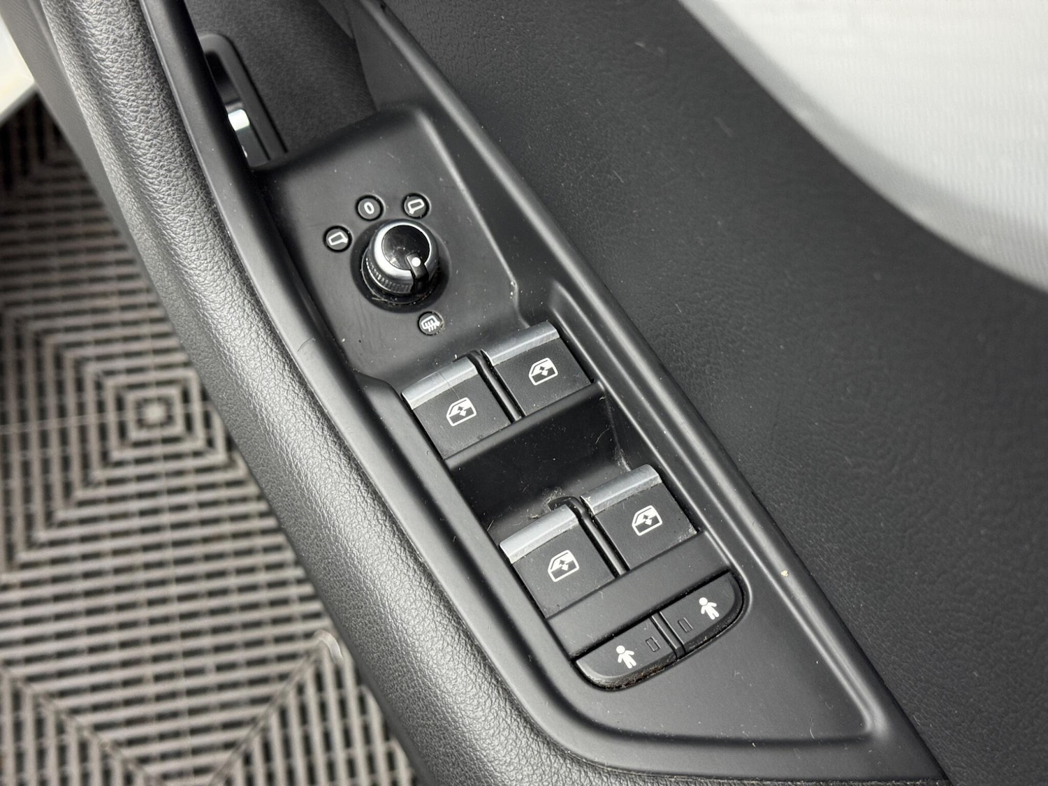 Used Audi A4 2018 for sale - 77386438: Photo 42