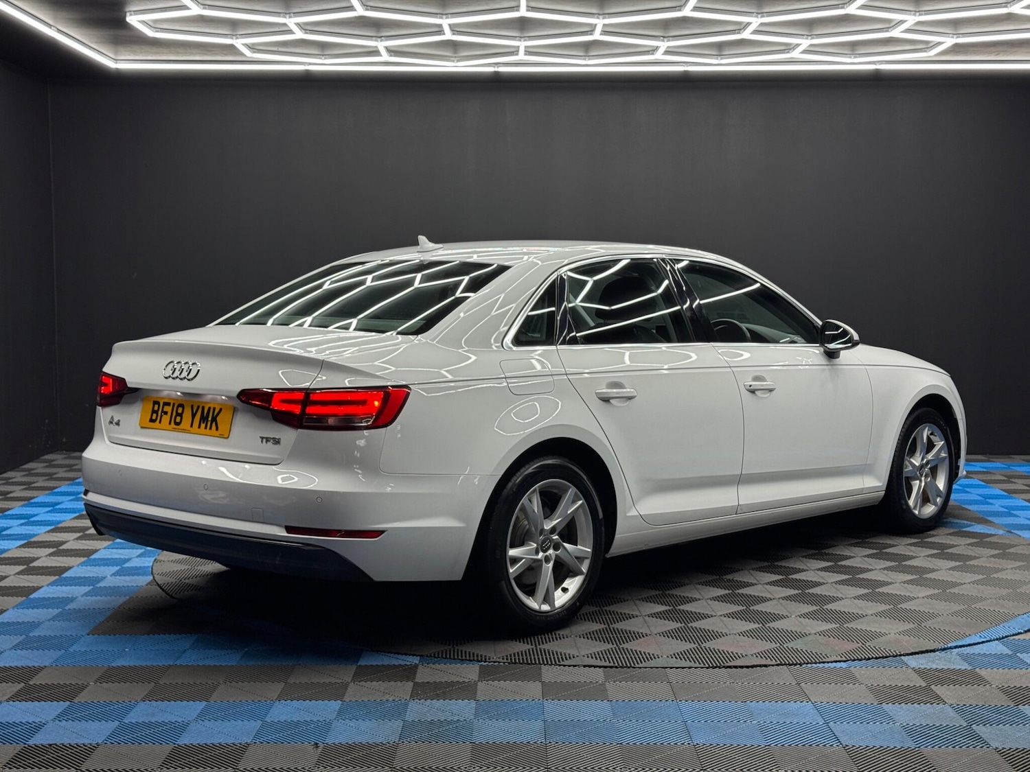 Used Audi A4 2018 for sale - 77386438: Photo 5