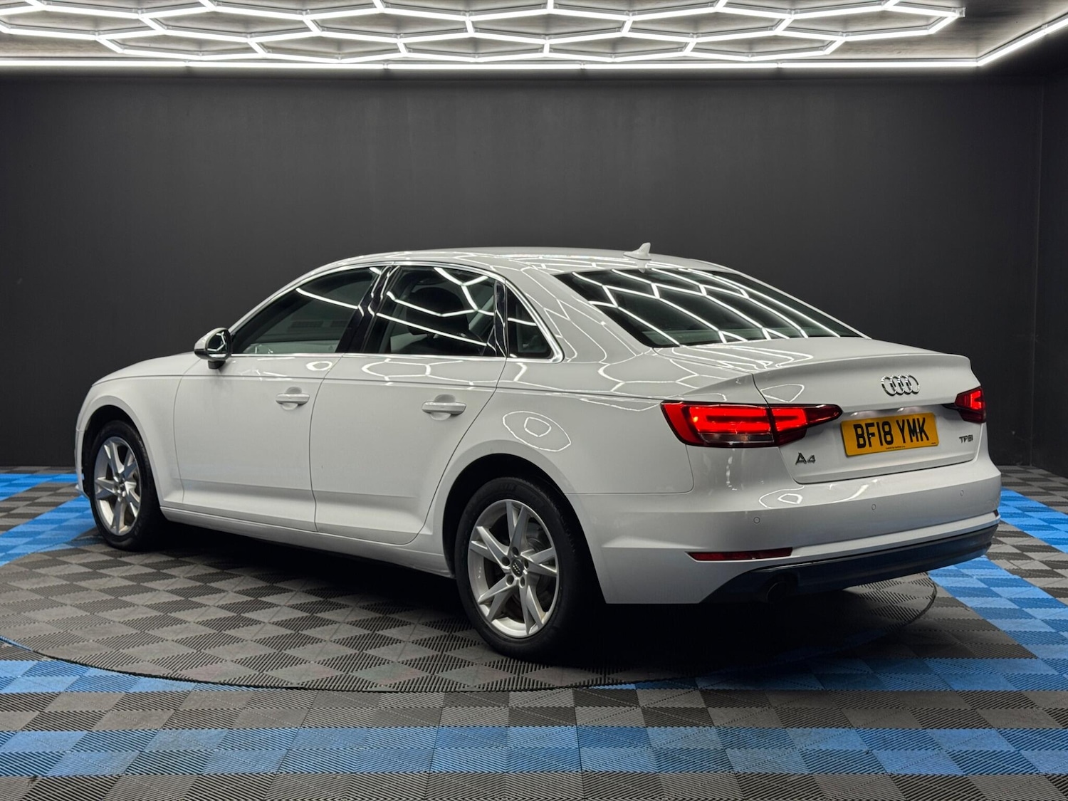 Used Audi A4 2018 for sale - 77386438: Photo 7