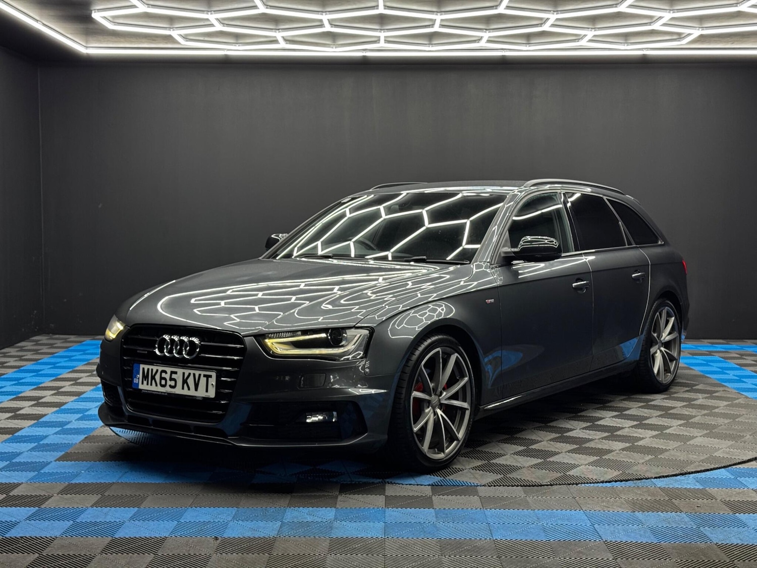 Used Audi A4 2015 for sale - 76607283: Photo 3