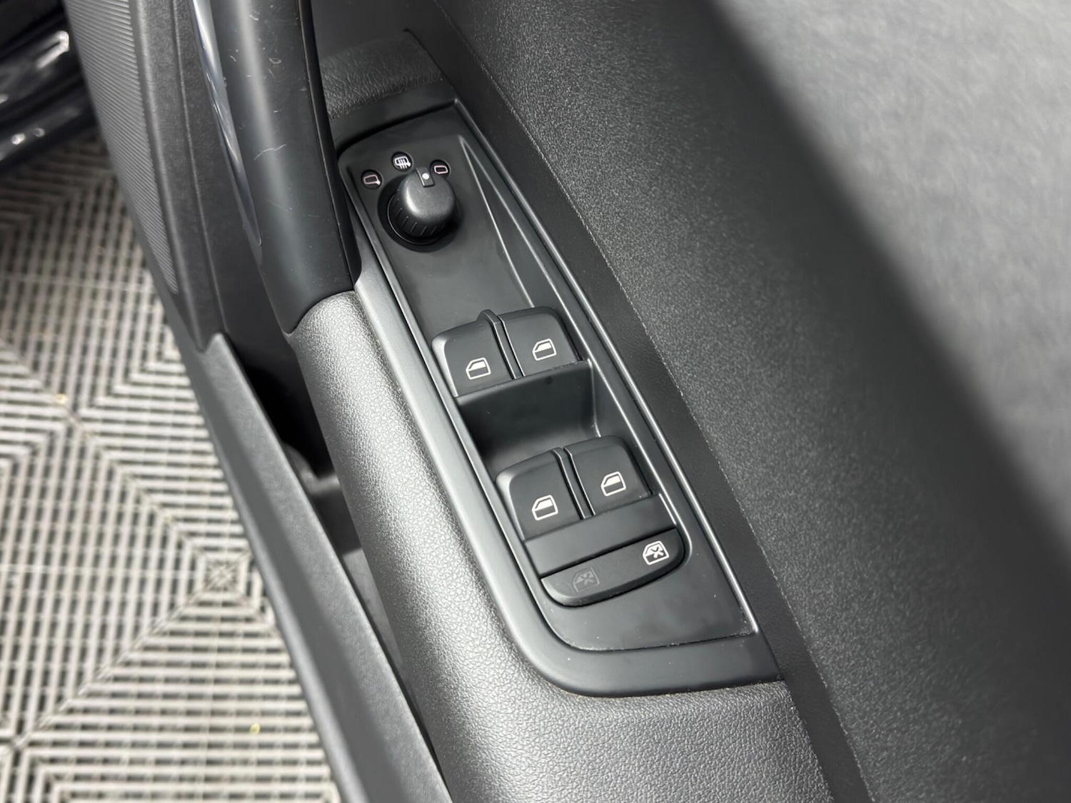 Used Audi A1 2014 for sale - 77015895: Photo 38