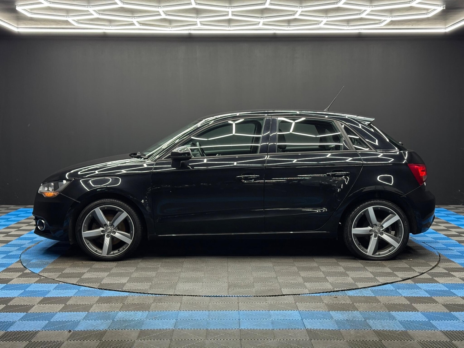 Used Audi A1 2014 for sale - 77015895: Photo 8