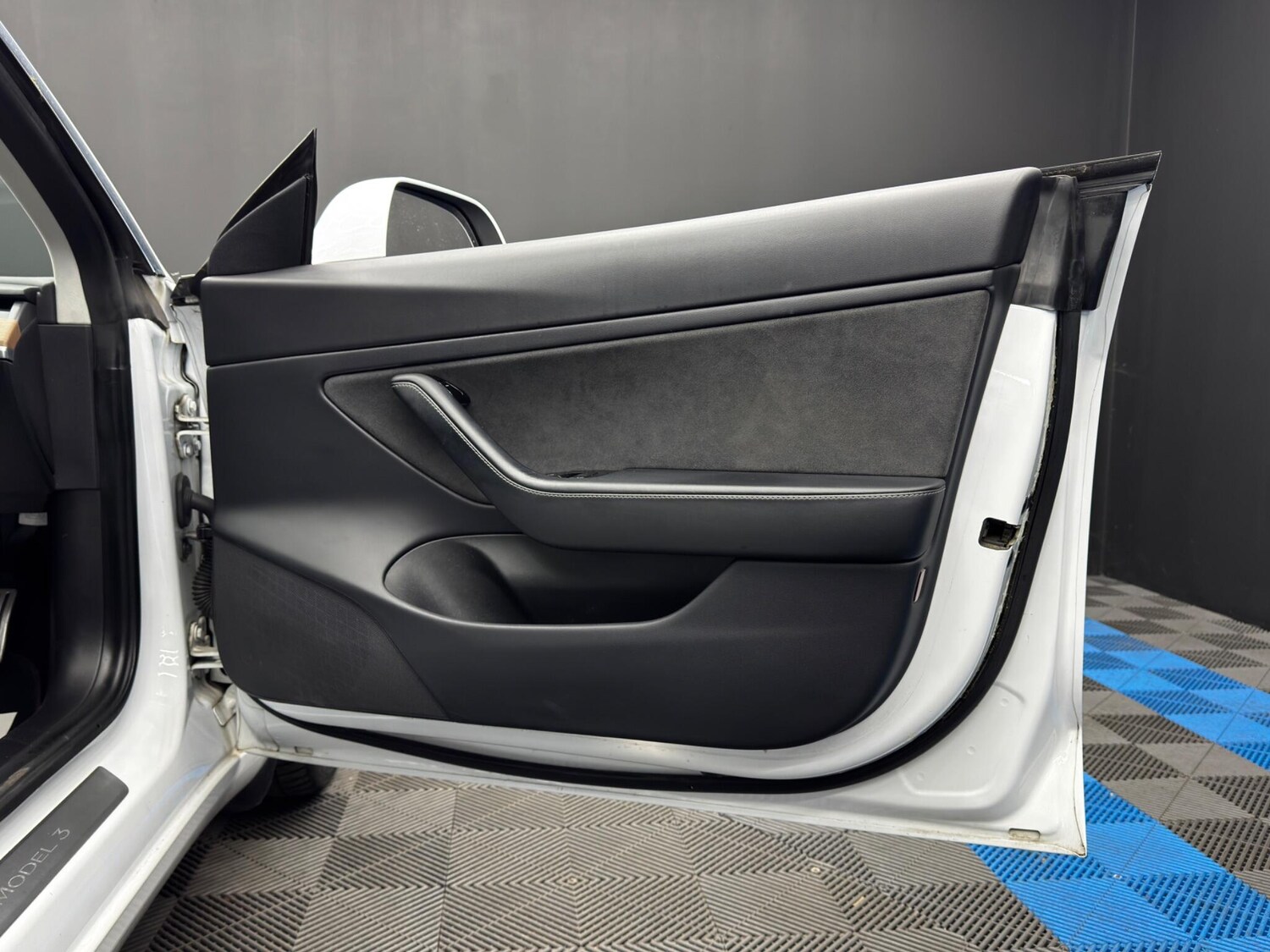 Used Tesla Model 3 2020 for sale - 78156639: Photo 38