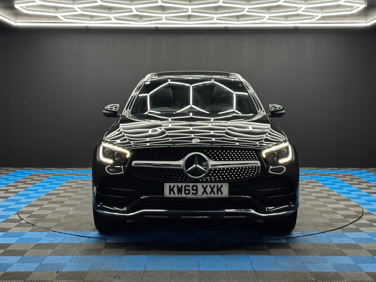 Used Mercedes-Benz GLC 2020 for sale - 76397874: Photo 2