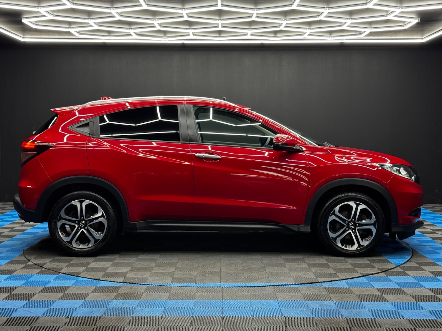 Used Honda HR-V 2017 for sale - 76472277: Photo 4