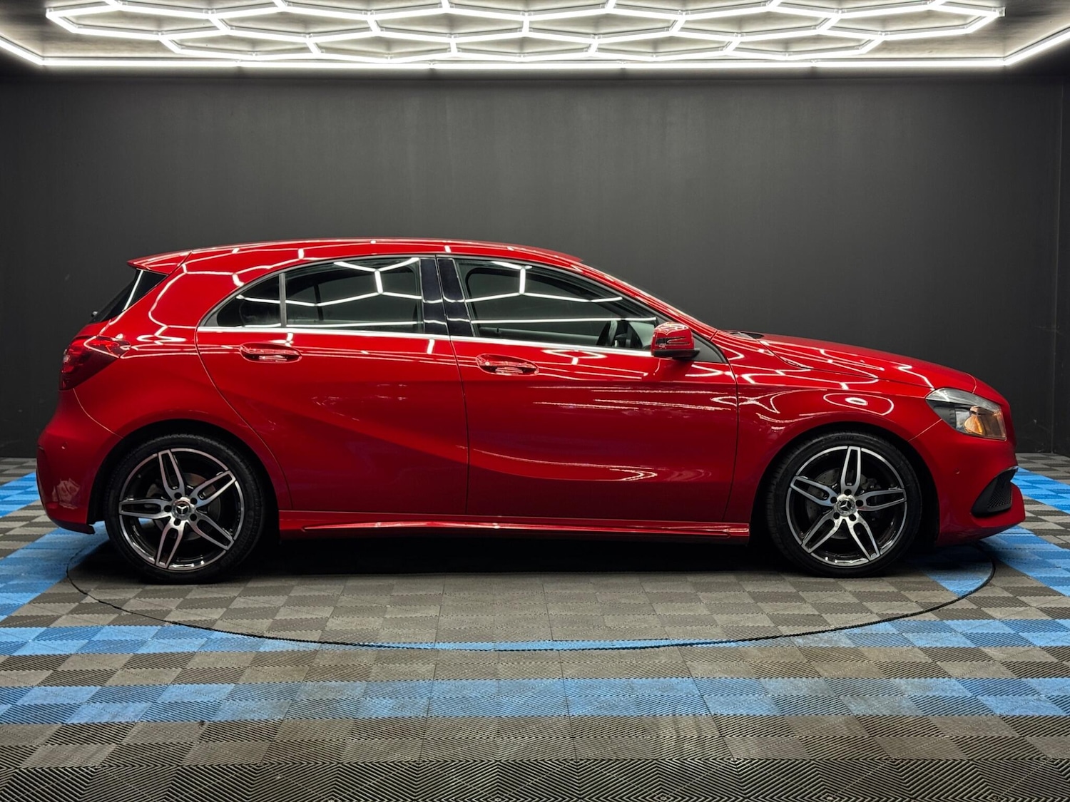 Used Mercedes-Benz A-Class for sale - 77768657: Photo 4