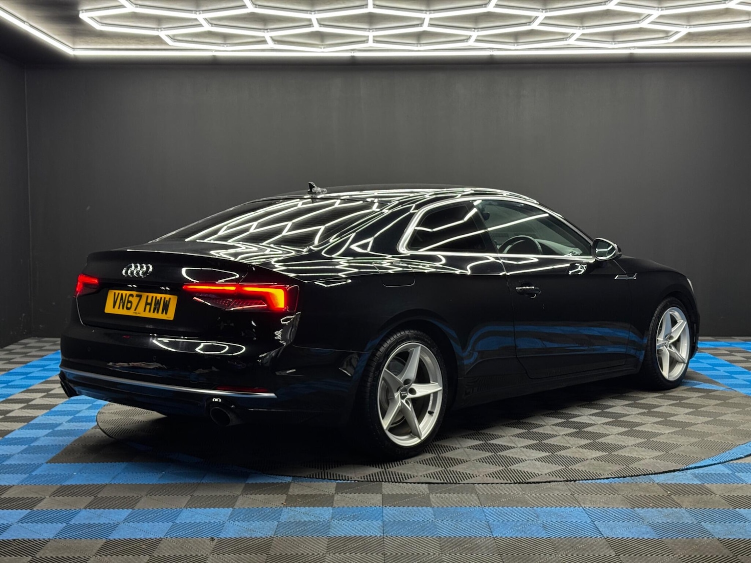 Used Audi A5 2017 for sale - 76727191: Photo 5