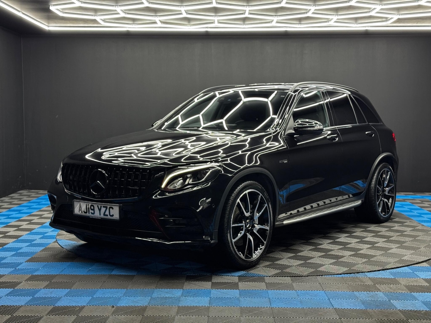 Used Mercedes-Benz GLC 2019 for sale - 76771933: Photo 3