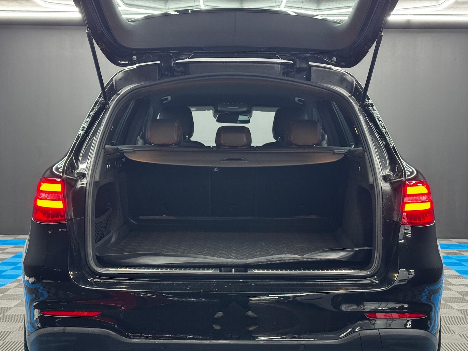 Used Mercedes-Benz GLC 2019 for sale - 76771933: Photo 35