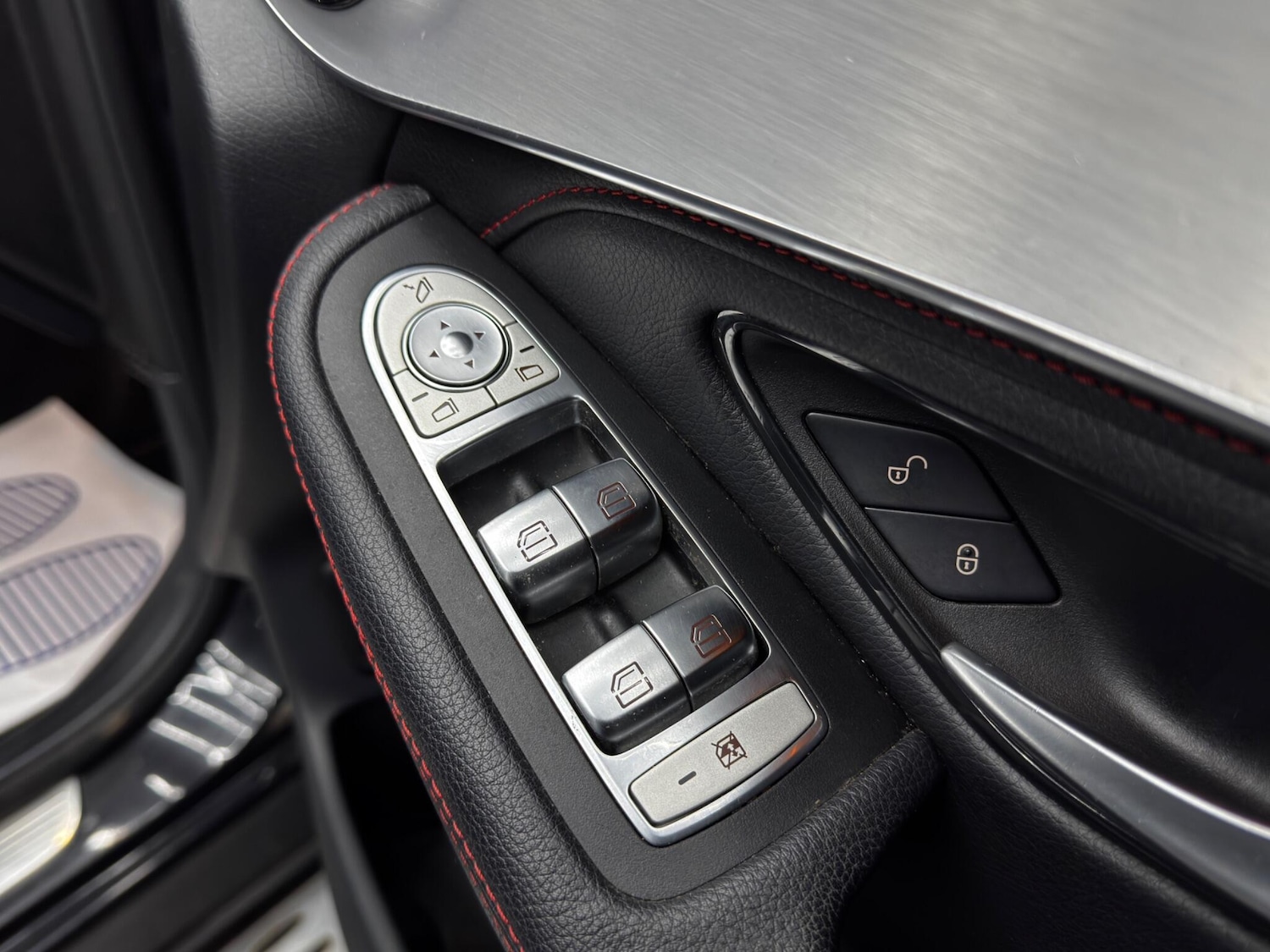 Used Mercedes-Benz GLC 2019 for sale - 76771933: Photo 38