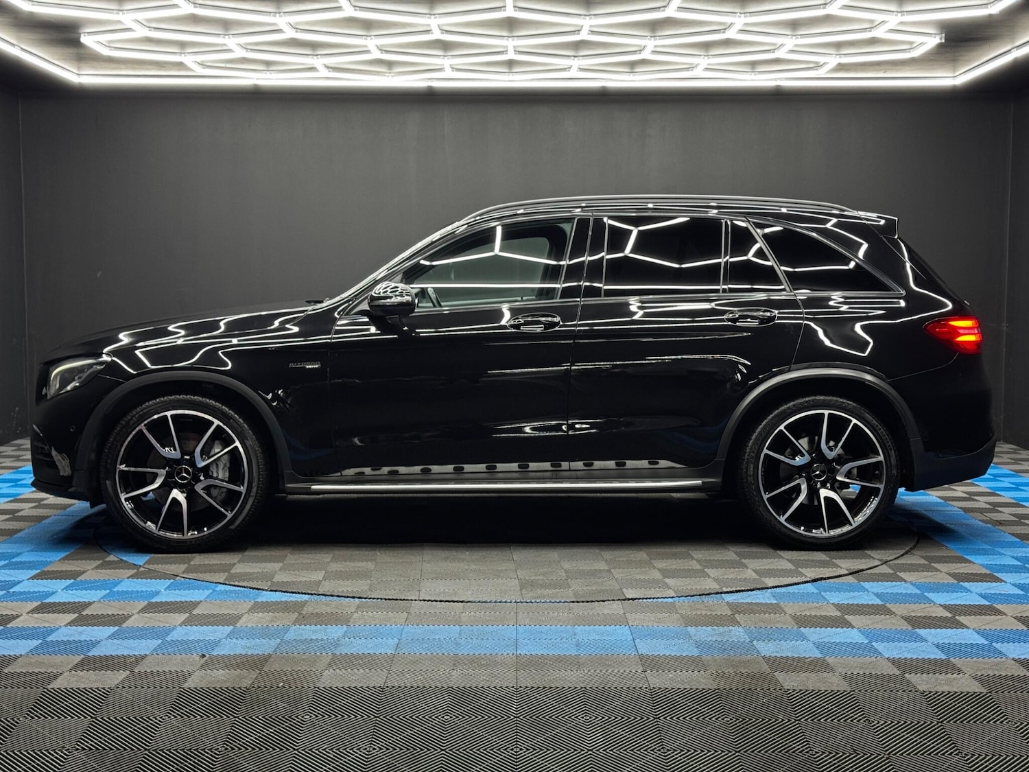 Used Mercedes-Benz GLC 2019 for sale - 76771933: Photo 8