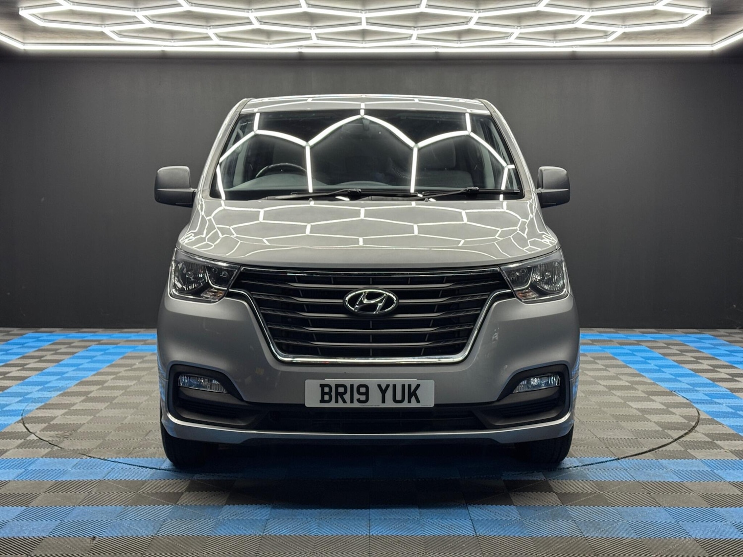 Used Hyundai i800 2019 for sale - 77097896: Photo 2