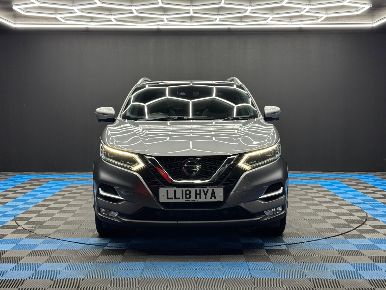 Used Nissan Qashqai 2018 for sale - 77305333: Photo 2