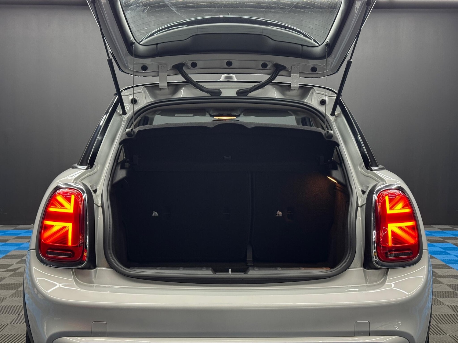 Used MINI Hatch 2018 for sale - 77794444: Photo 36