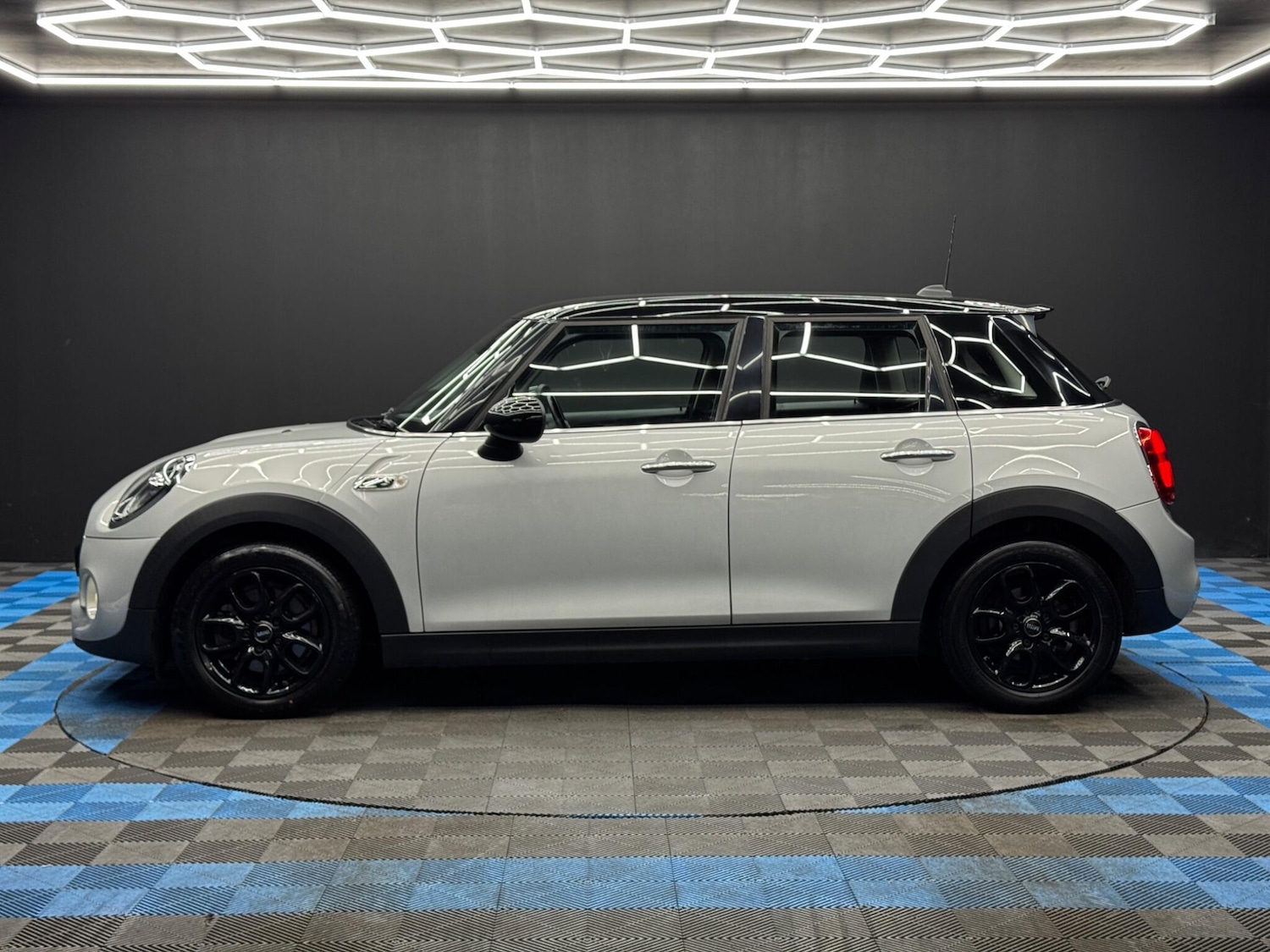 Used MINI Hatch 2018 for sale - 77794444: Photo 8