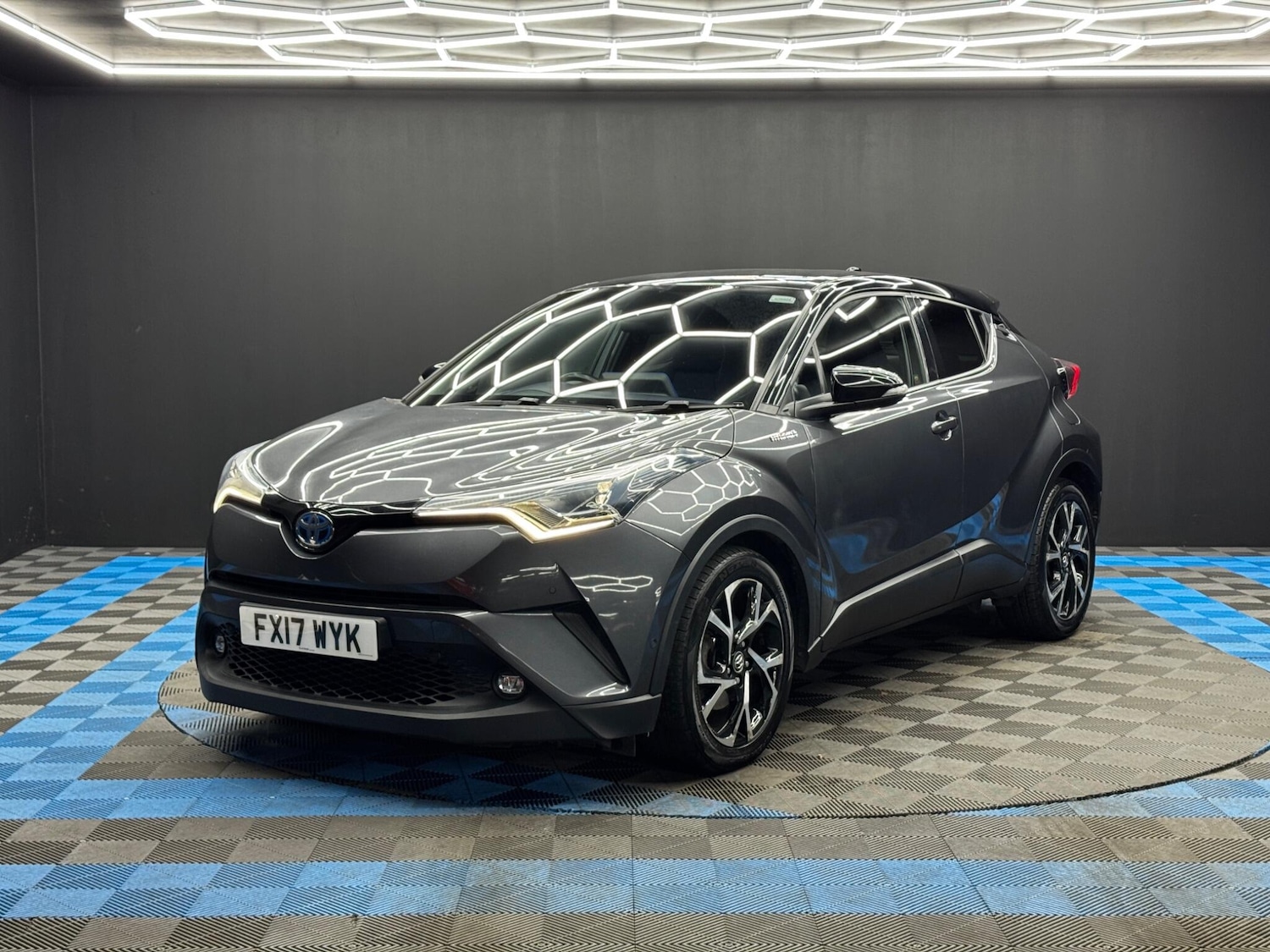 Used Toyota C-HR 2017 for sale - 77597731: Photo 3