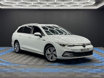 Volkswagen - Golf