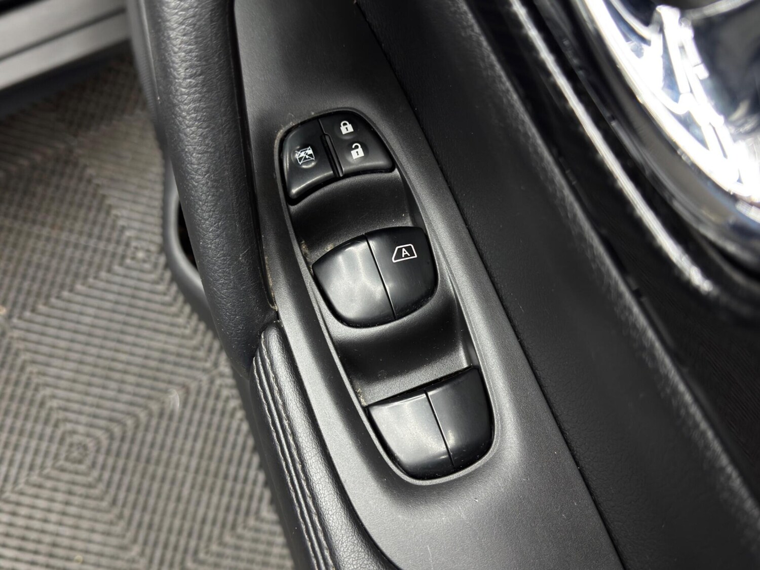 Used Nissan X-Trail 2018 for sale - 77574937: Photo 38