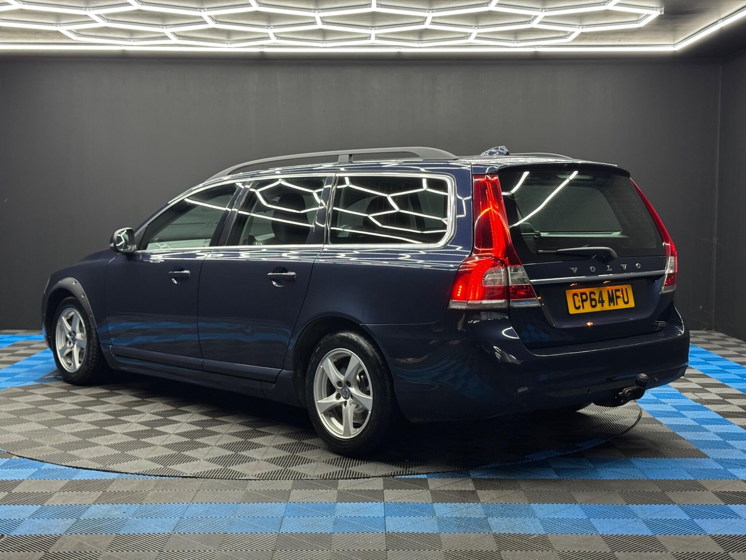 Used Volvo V70 for sale - 76997275: Photo 7