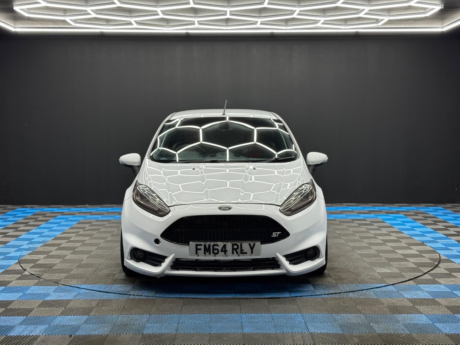 Used Ford Fiesta for sale - 77909185: Photo 2