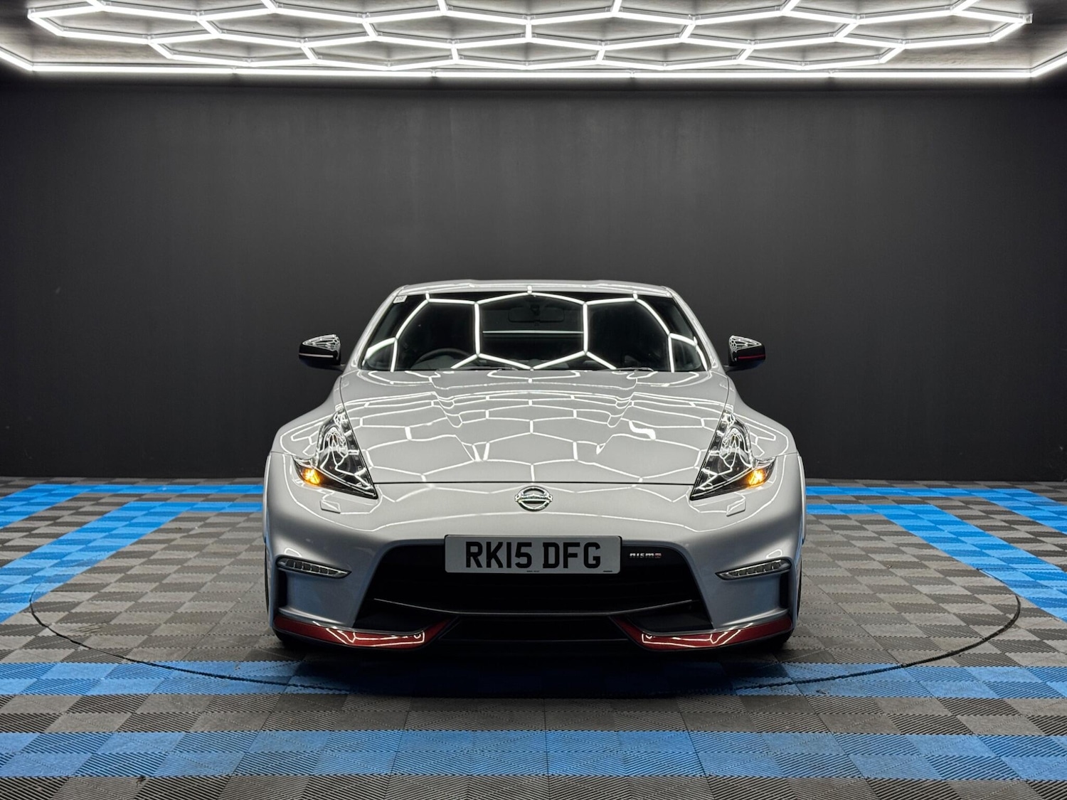 Used Nissan 370 Z 2015 for sale - 76714134: Photo 2