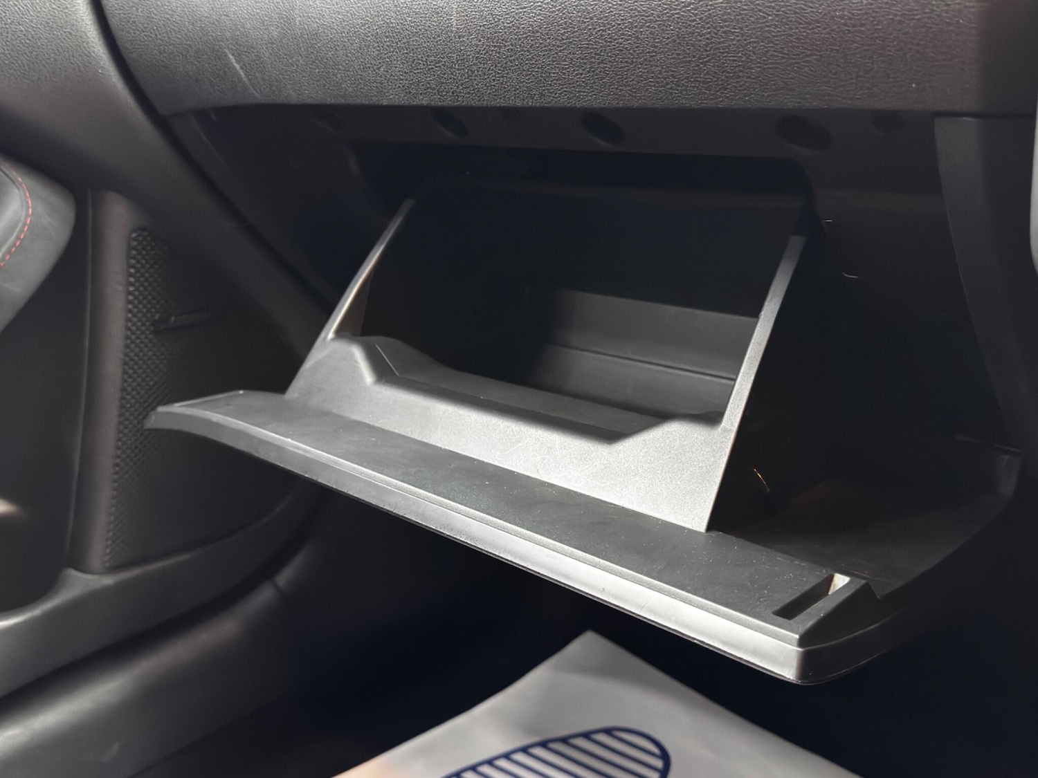 Used Nissan 370 Z 2015 for sale - 76714134: Photo 31