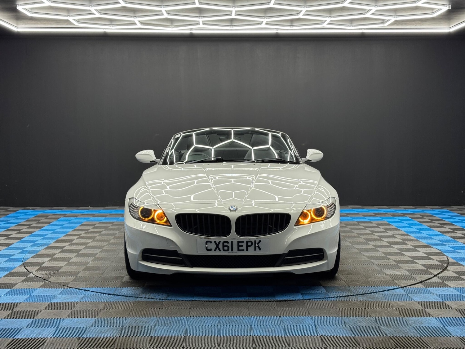 Used BMW Z4 2011 for sale - 77882341: Photo 2