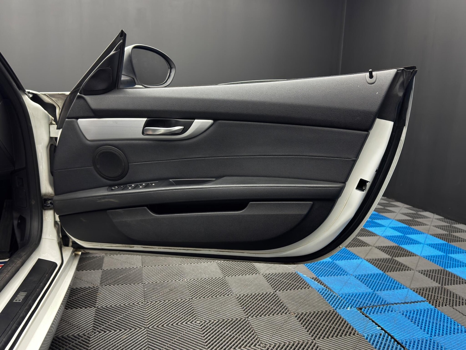 Used BMW Z4 2011 for sale - 77882341: Photo 32