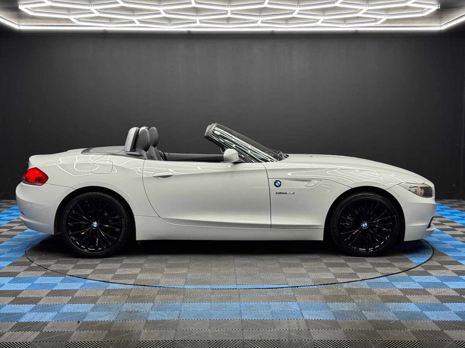Used BMW Z4 2011 for sale - 77882341: Photo 4