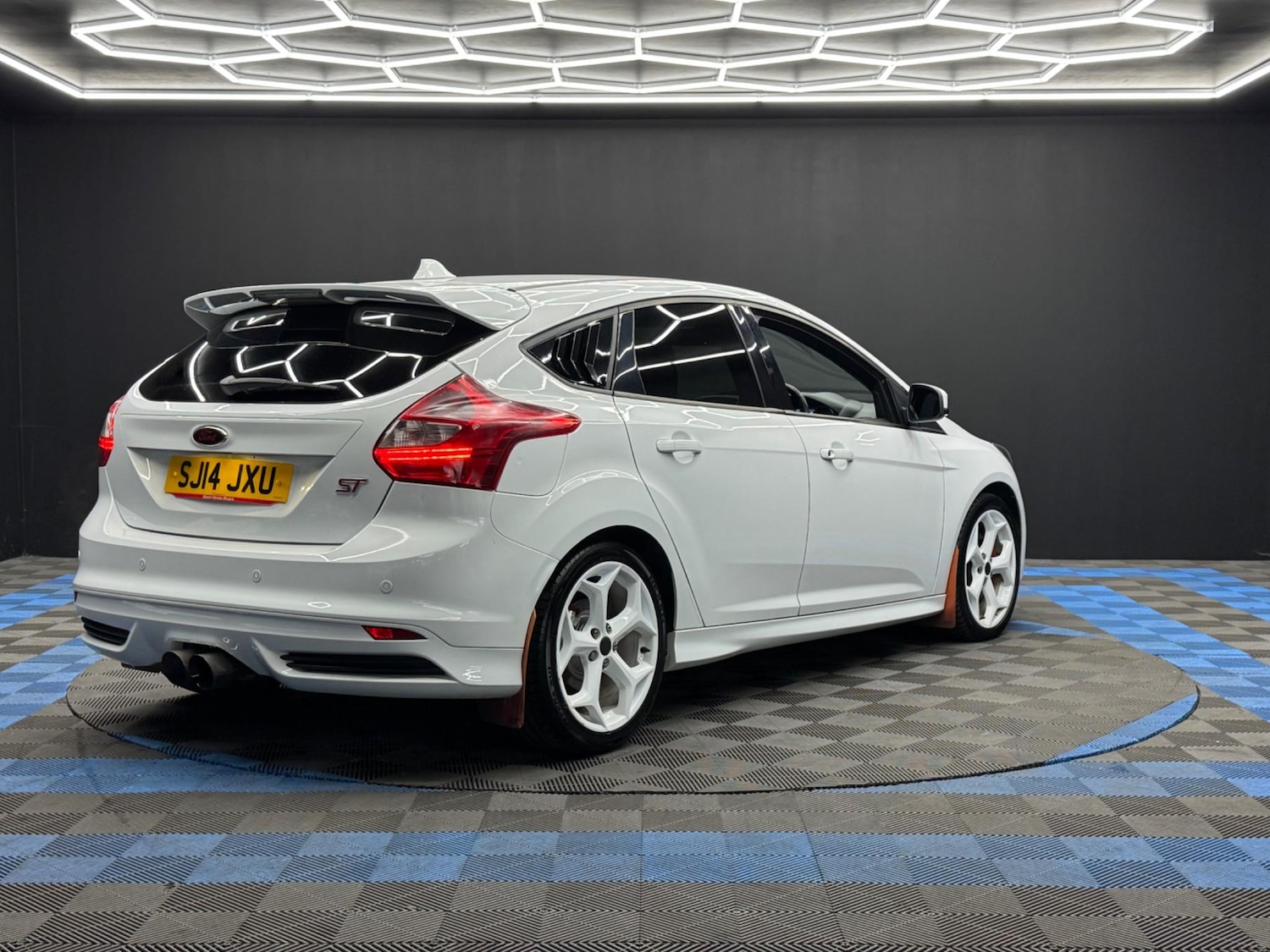 Used Ford Focus 2014 for sale - 76073082: Photo 5