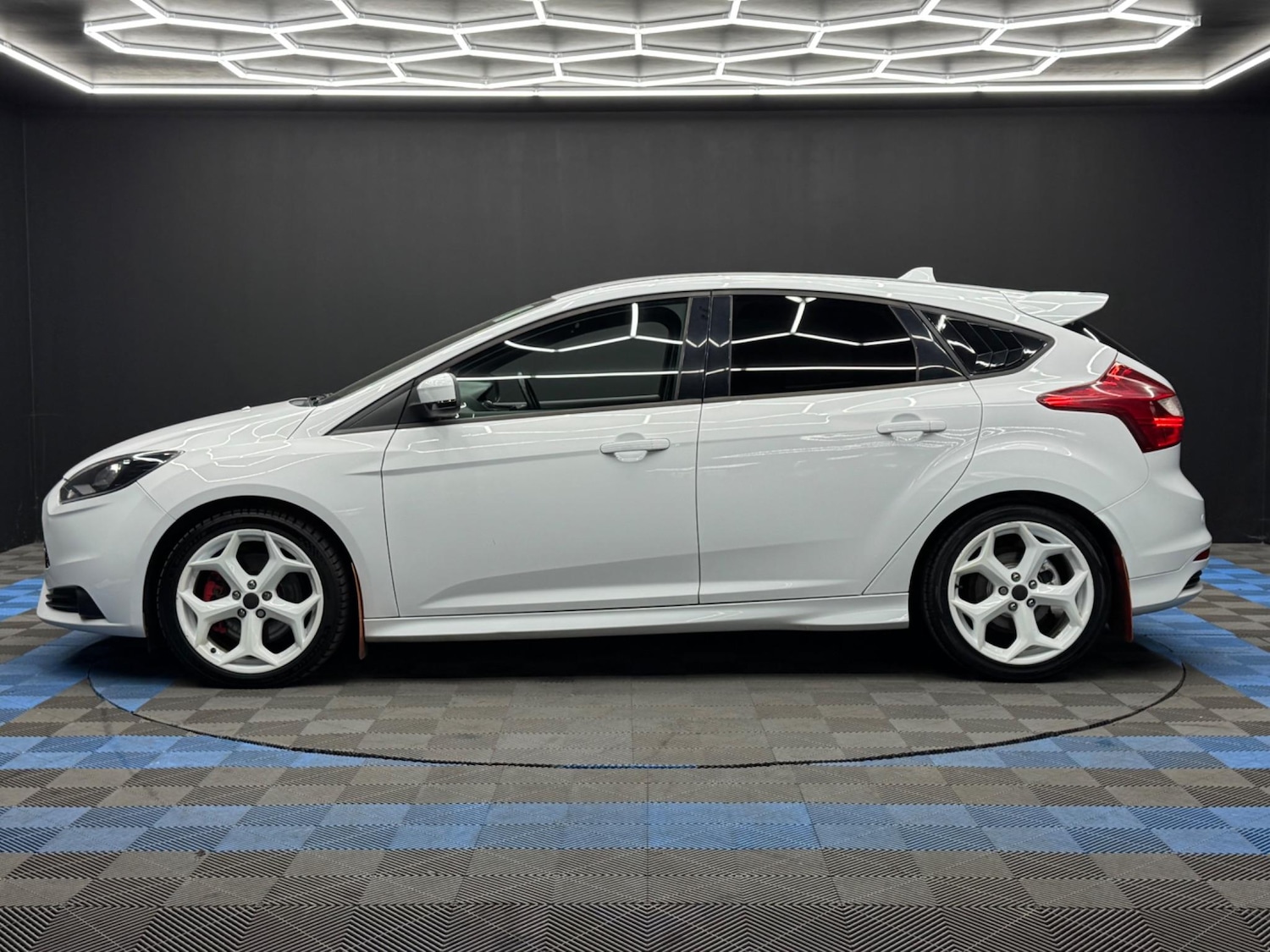 Used Ford Focus 2014 for sale - 76073082: Photo 8