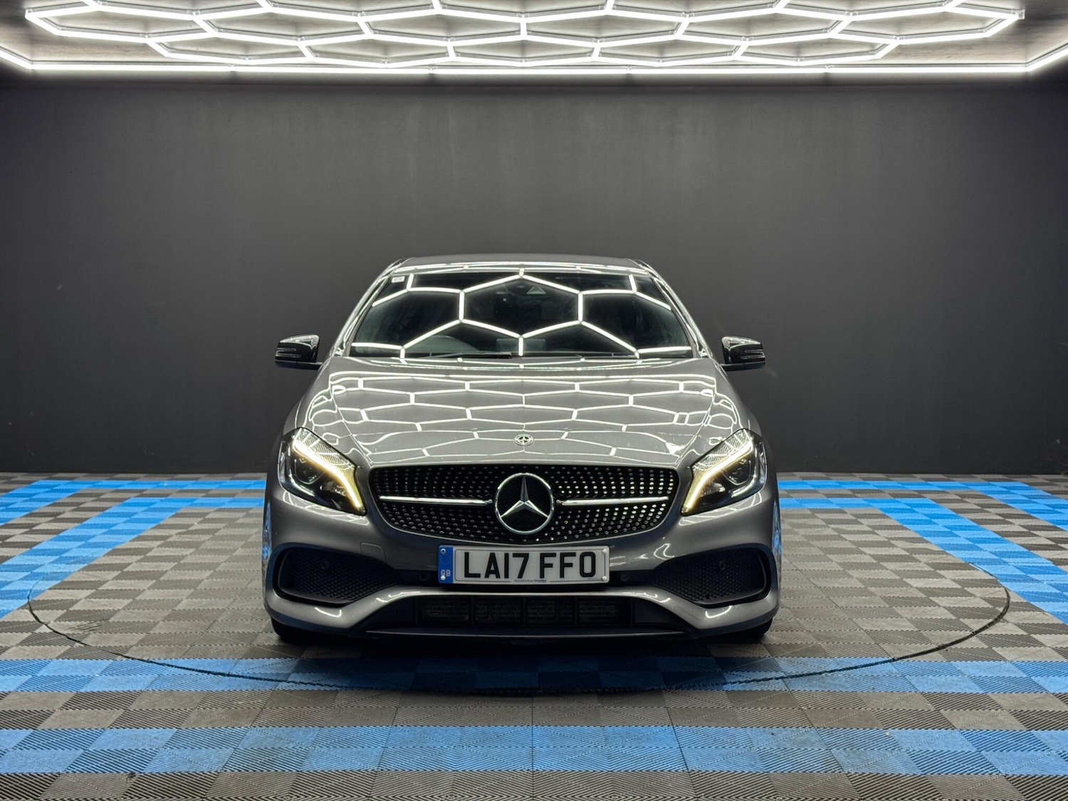 Used Mercedes-Benz A-Class 2017 for sale - 77132080: Photo 2